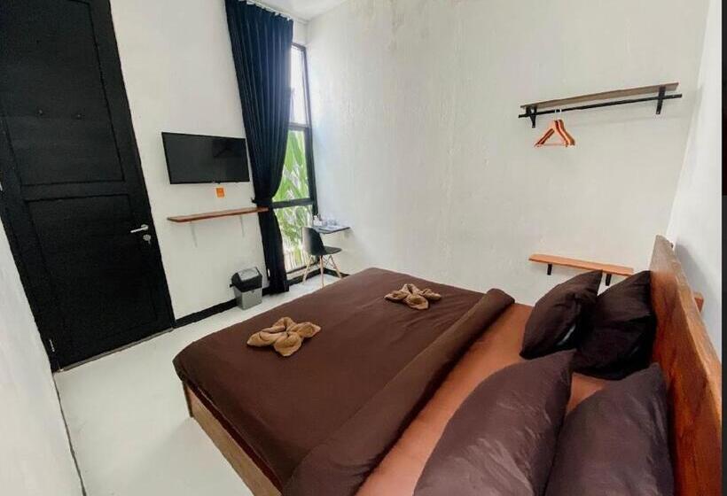 פנסיון Escotel Jalak