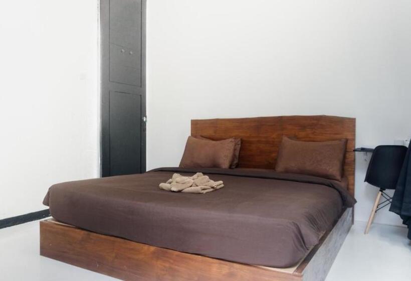 פנסיון Escotel Jalak