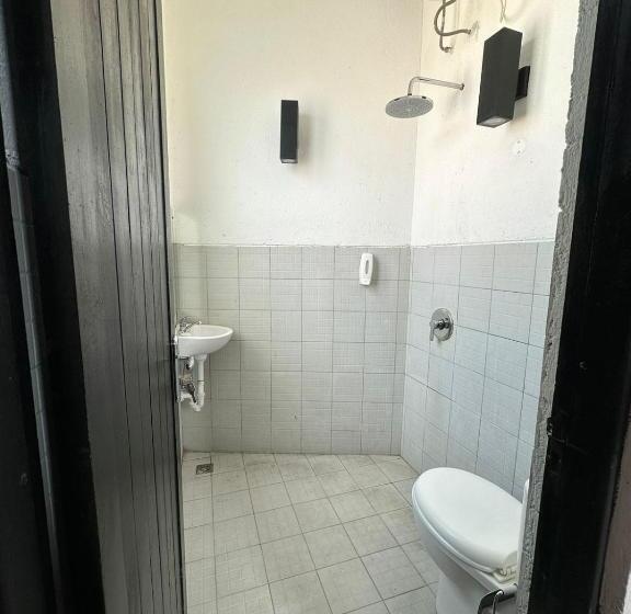 פנסיון Escotel Jalak