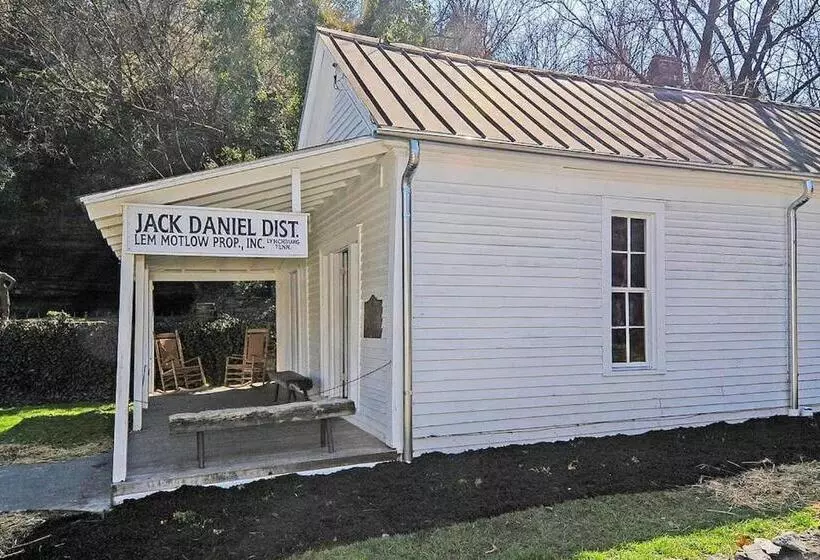The Yellow Cottage By Tims Ford Lake