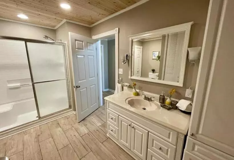 The Yellow Cottage By Tims Ford Lake