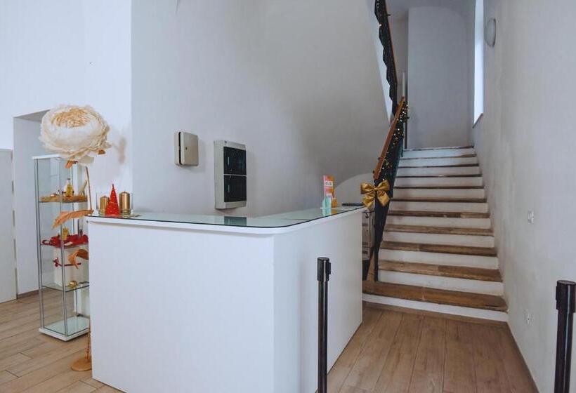 הוסטל Dimora Pardo