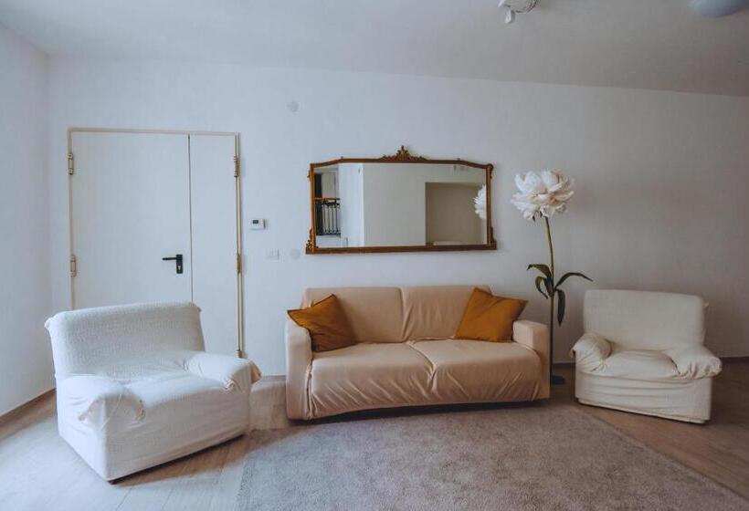 הוסטל Dimora Pardo