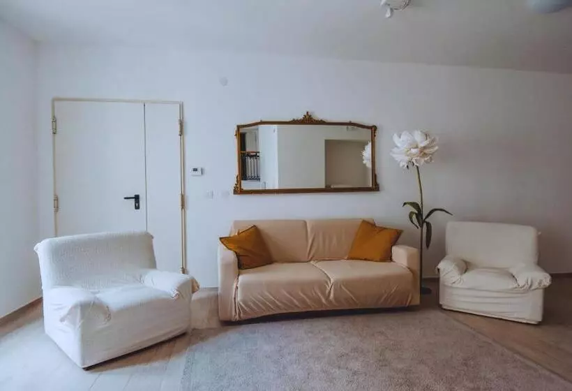 Retkeilymaja Dimora Pardo