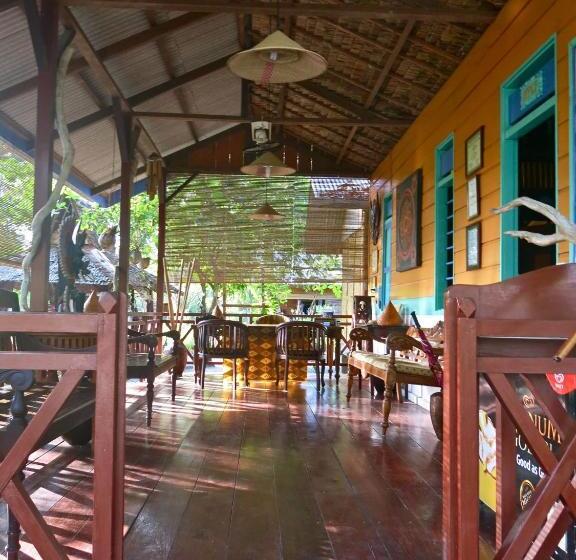 فندق صغير Mutiara Beach Resort