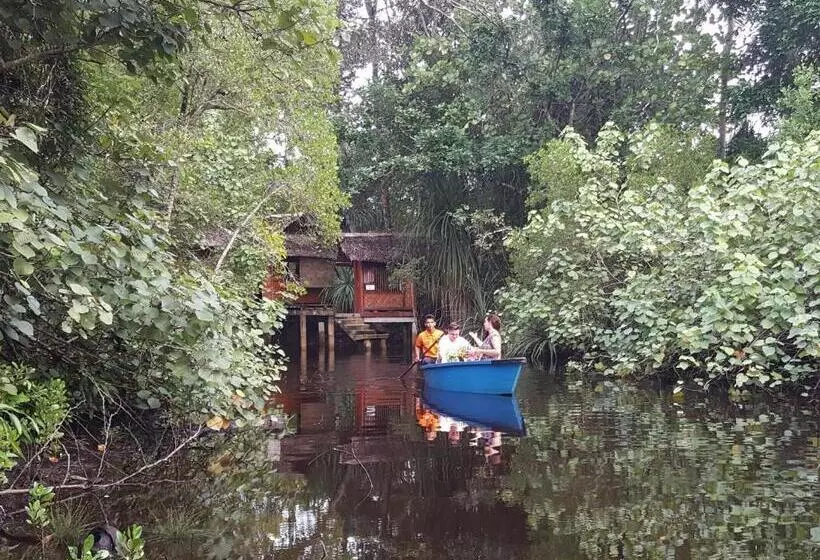 ユースホステル Mutiara Beach Resort