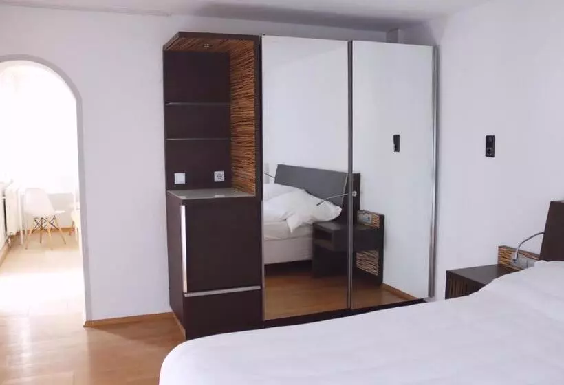 Große Wohnung Mit 2 Schlafzimmern