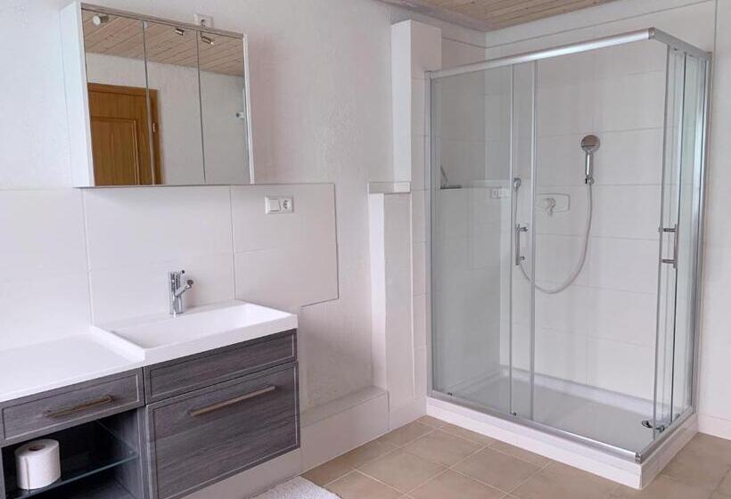 Große Wohnung Mit 2 Schlafzimmern