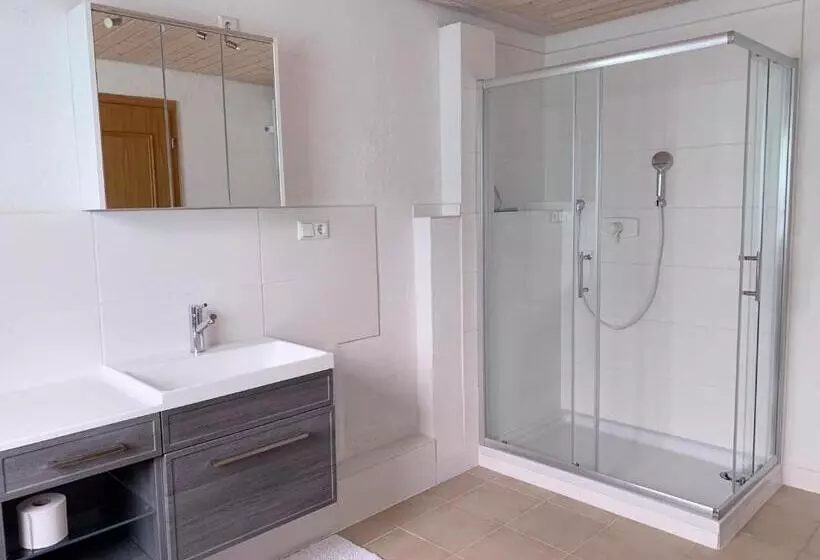 Große Wohnung Mit 2 Schlafzimmern