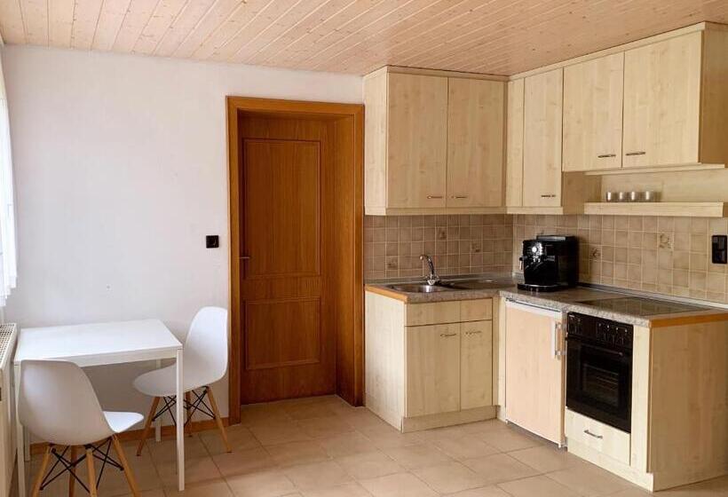 Große Wohnung Mit 2 Schlafzimmern