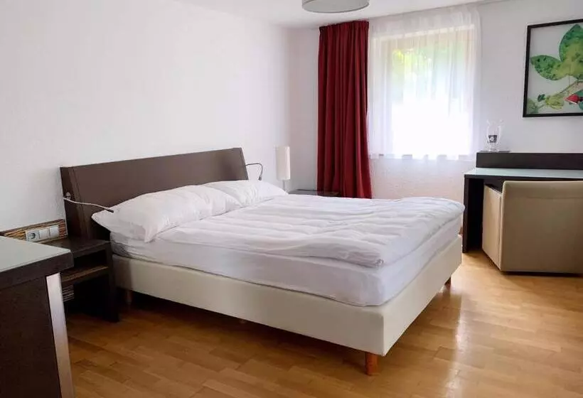 Große Wohnung Mit 2 Schlafzimmern