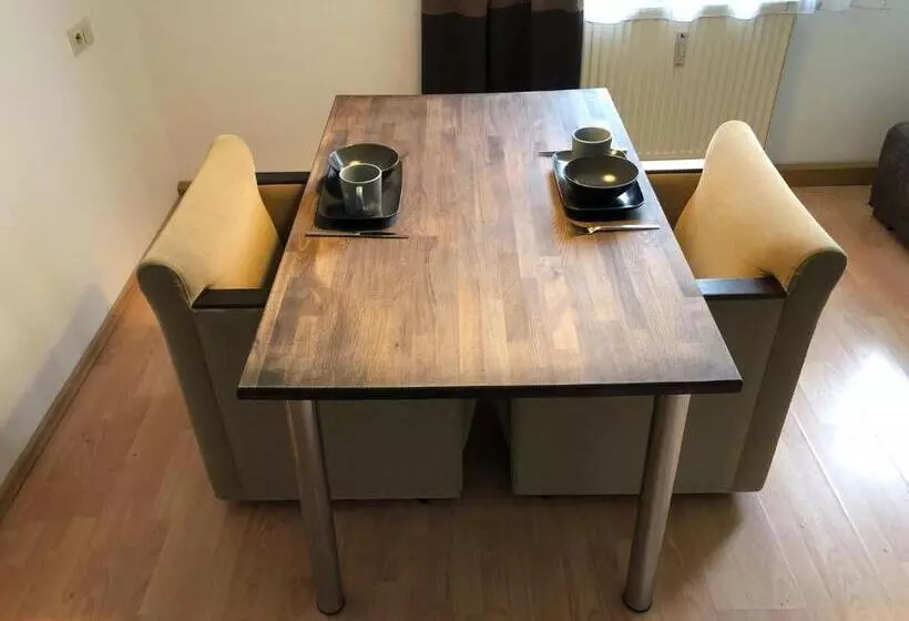 Große Wohnung Mit 2 Schlafzimmern