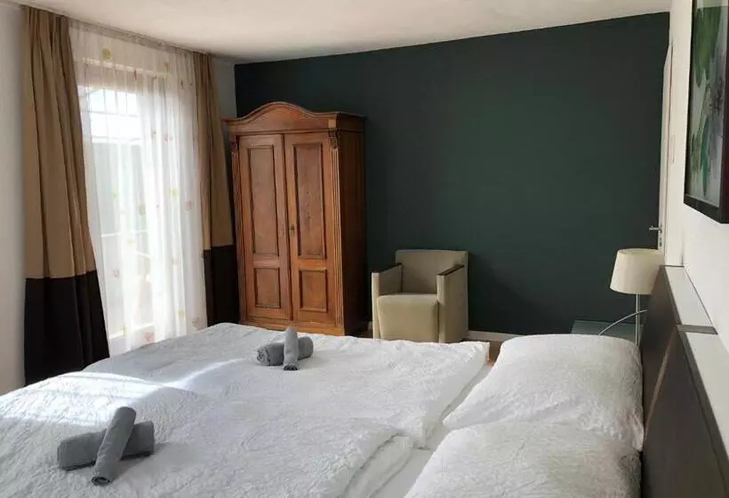 Große Wohnung Mit 2 Schlafzimmern