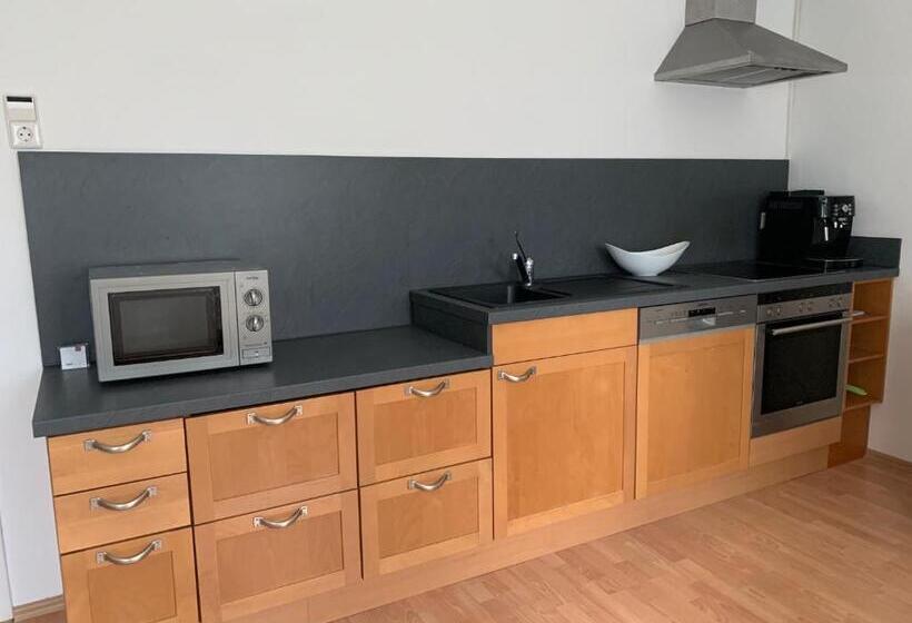 Große Wohnung Mit 2 Schlafzimmern