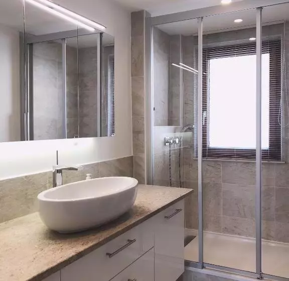 Große Wohnung Mit 2 Schlafzimmern