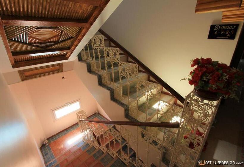 Hotel New Mars Dades