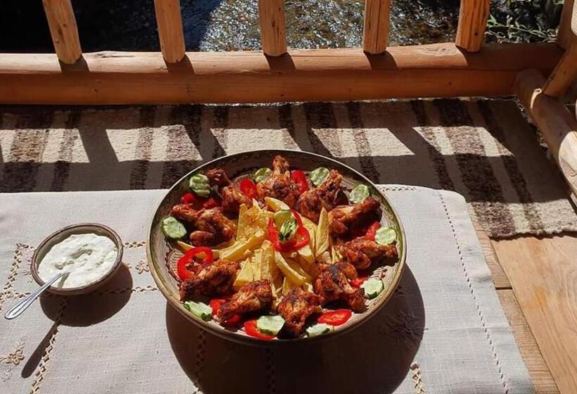 ペンション Căsuța Din Povești