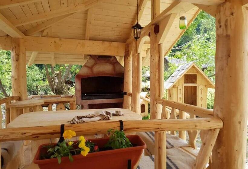 ペンション Căsuța Din Povești