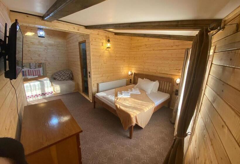 ペンション Căsuța Din Povești