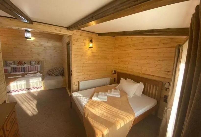 ペンション Căsuța Din Povești