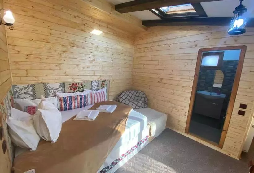 ペンション Căsuța Din Povești