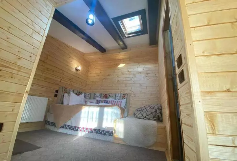 ペンション Căsuța Din Povești