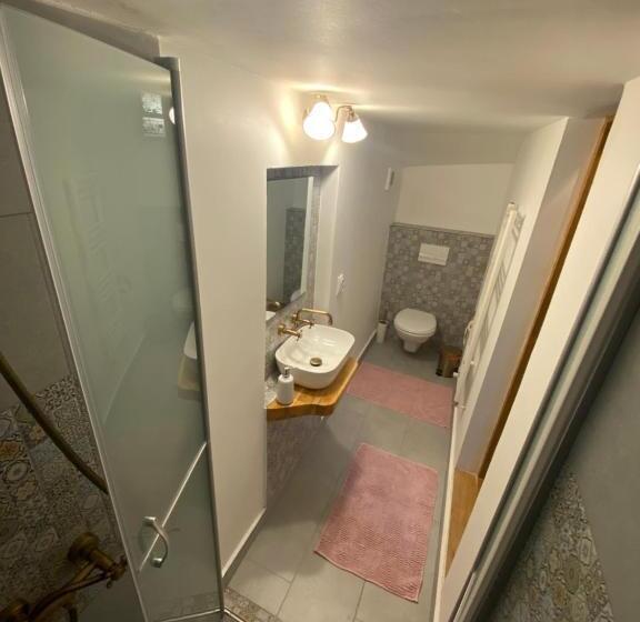 ペンション Căsuța Din Povești