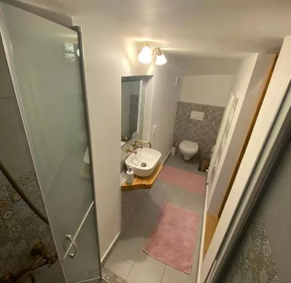 ペンション Căsuța Din Povești