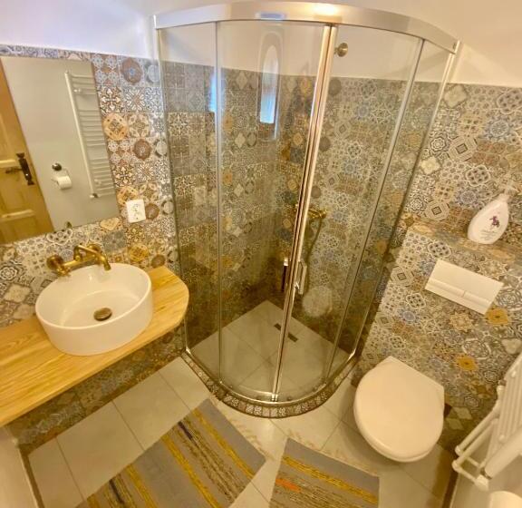 ペンション Căsuța Din Povești