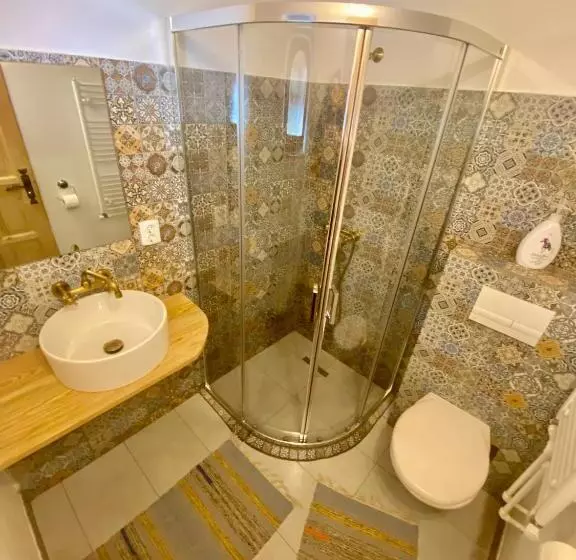 ペンション Căsuța Din Povești