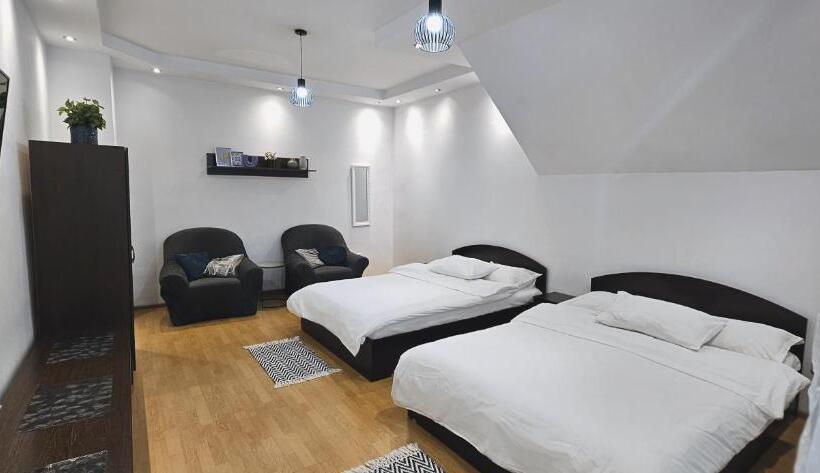 پانسیون Hillside