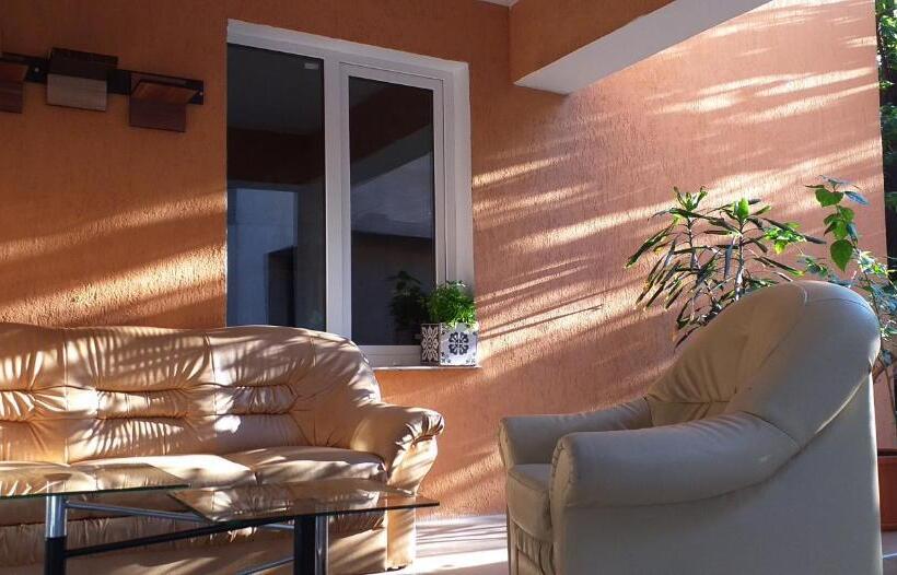 پانسیون Hillside