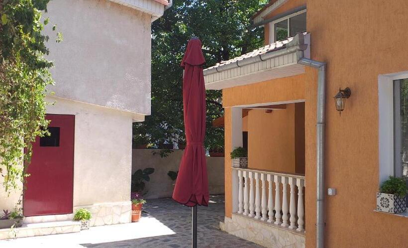 پانسیون Hillside