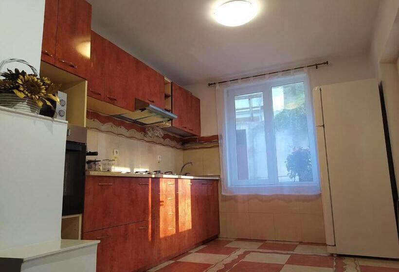 پانسیون Hillside