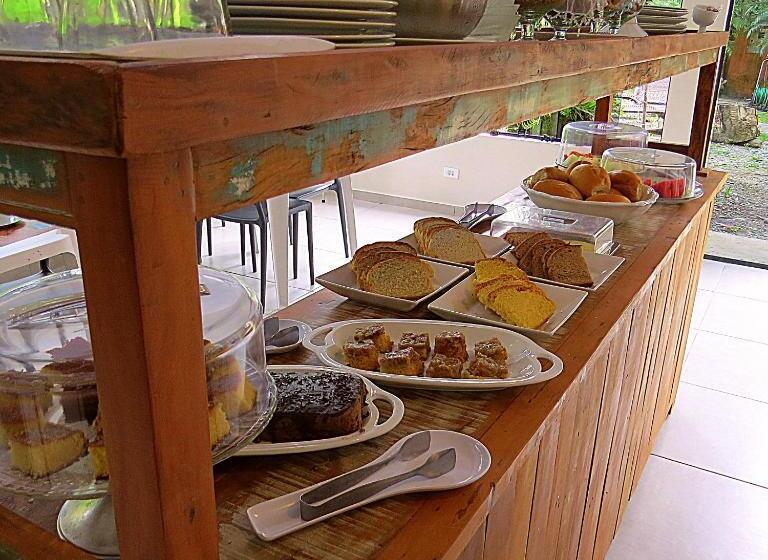 ペンション Recanto Abayomi