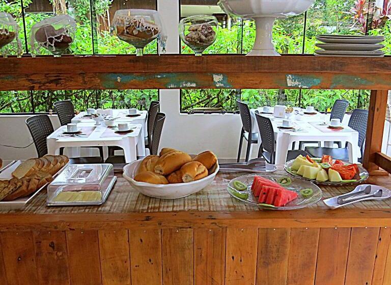 ペンション Recanto Abayomi