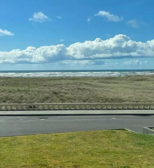 Seaside Beach Front House On The Promenade