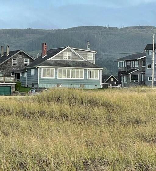Seaside Beach Front House On The Promenade