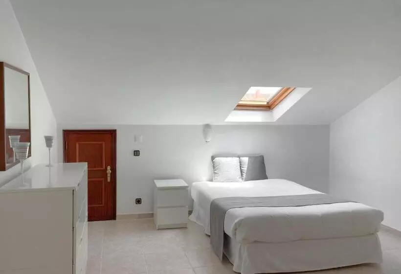 Supertubos Beach Villa