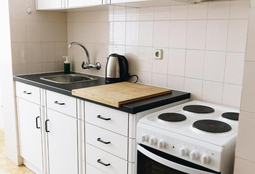 Sweet & Sunny Flat Ace Location