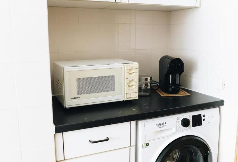 Sweet & Sunny Flat Ace Location