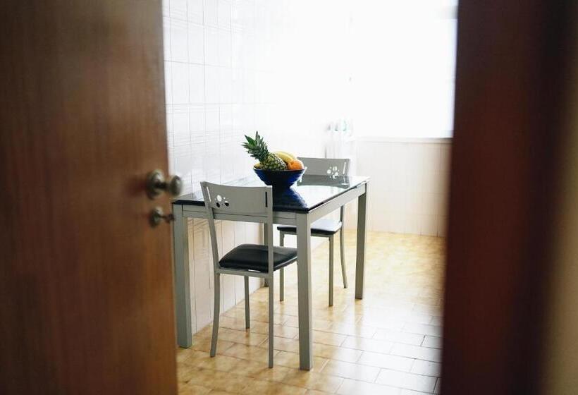 Sweet & Sunny Flat Ace Location