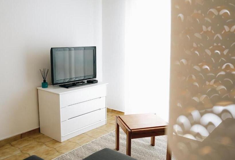 Sweet & Sunny Flat Ace Location