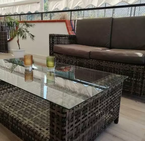 Aamiaismajoitus (B&B) Oikia Rooms