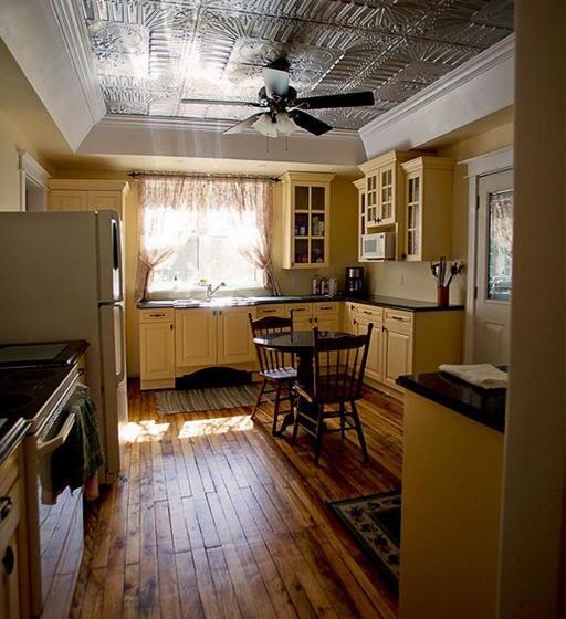 Panzió Lionheart Guest House