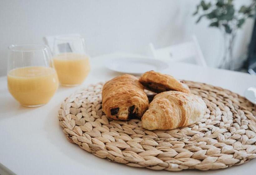 Rodney Street Townhouse & Apartments, Central & Stylish