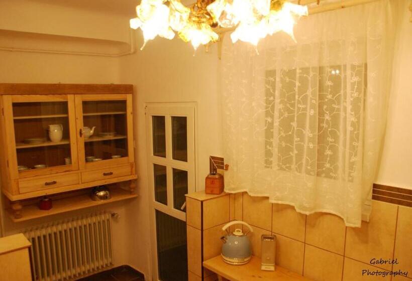 تختخواب و صبحانه Casa Szabo