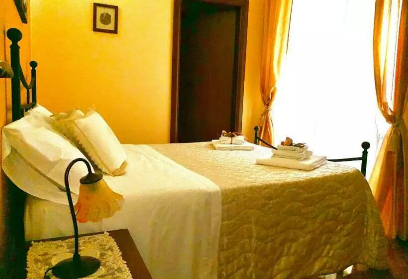 تختخواب و صبحانه La Terrazza Sul Corso City Center