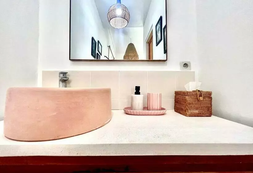 هتل Love Song Boutique