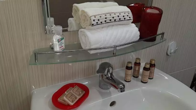 Majatalo Mariana   Guest House